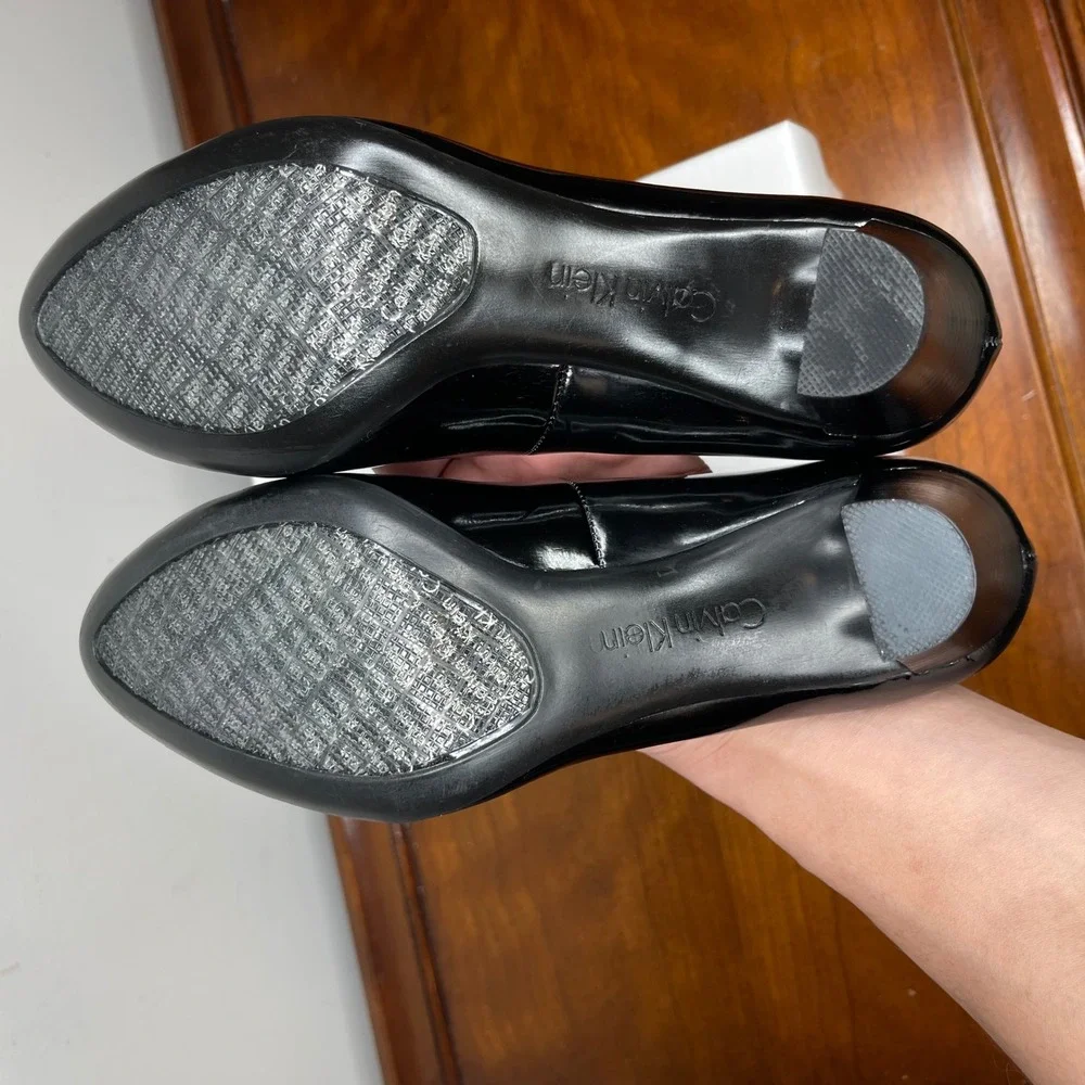 Calvin Klein Babe Black Patent Leather Round Toe Block High Heel Pumps Womens 7M